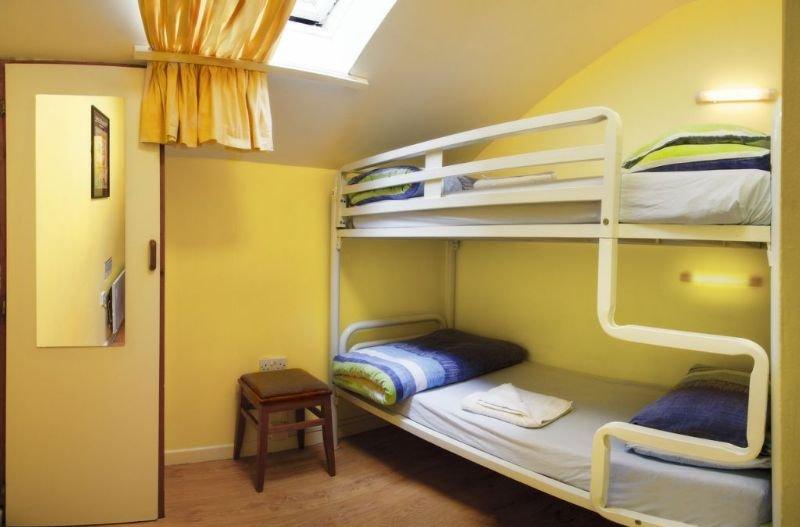 Snoozles Quay Street Tourist Hostel Galway Esterno foto