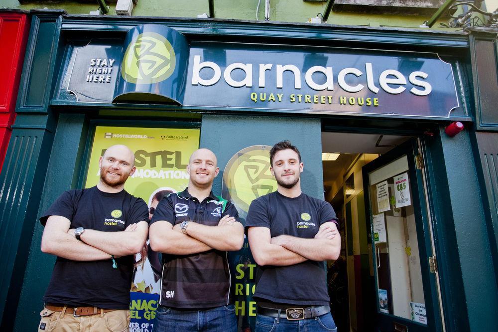 Snoozles Quay Street Tourist Hostel Galway Esterno foto