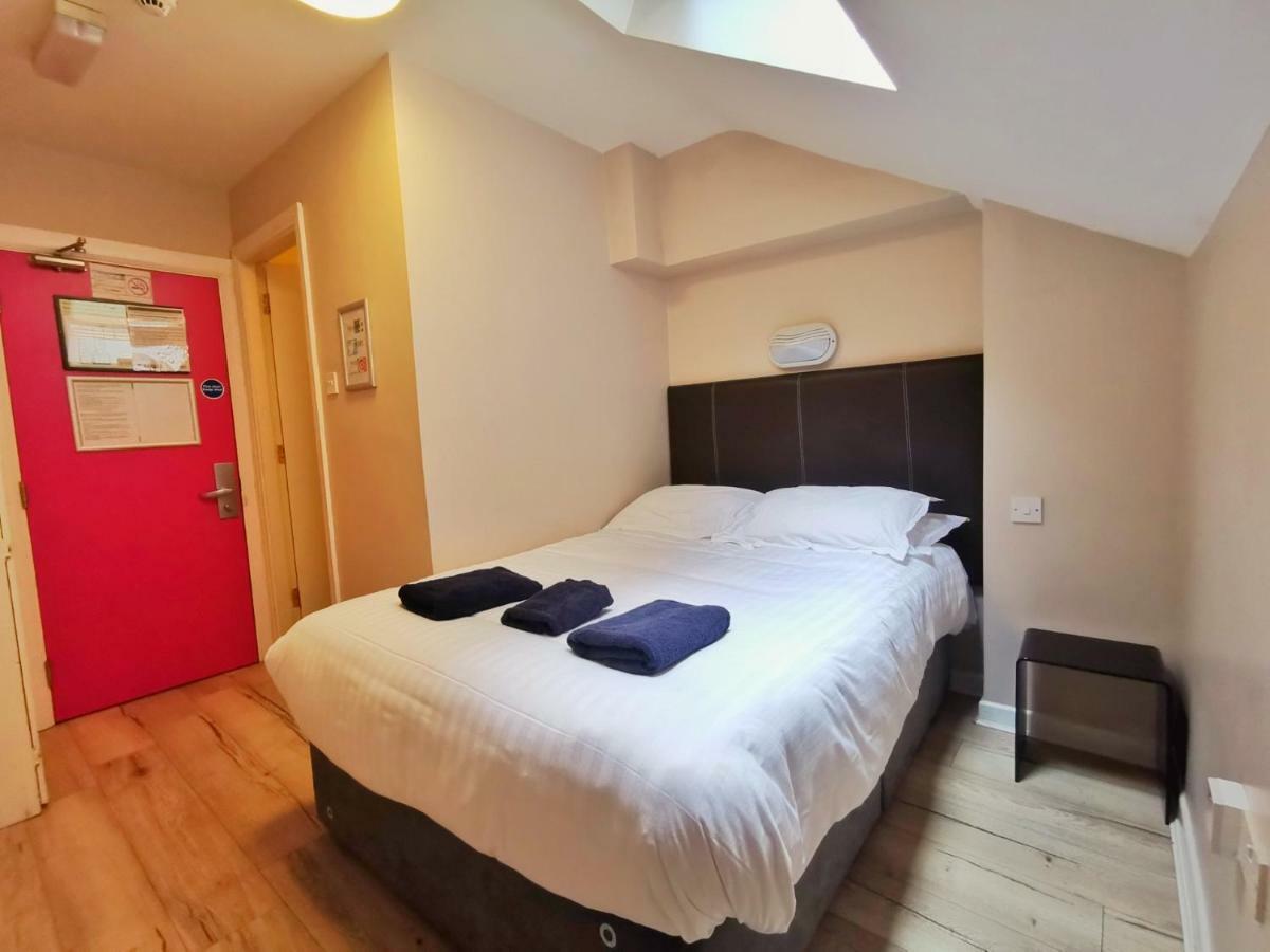 Snoozles Quay Street Tourist Hostel Galway Esterno foto