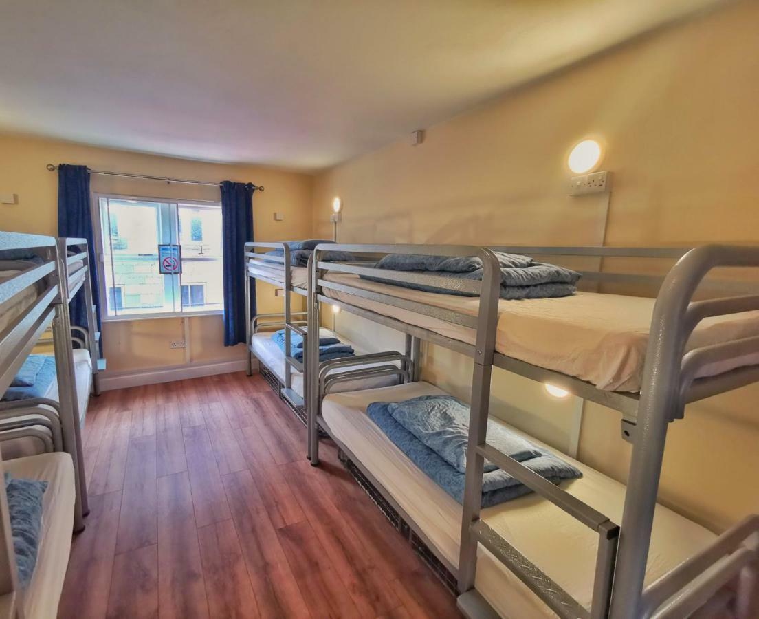 Snoozles Quay Street Tourist Hostel Galway Esterno foto