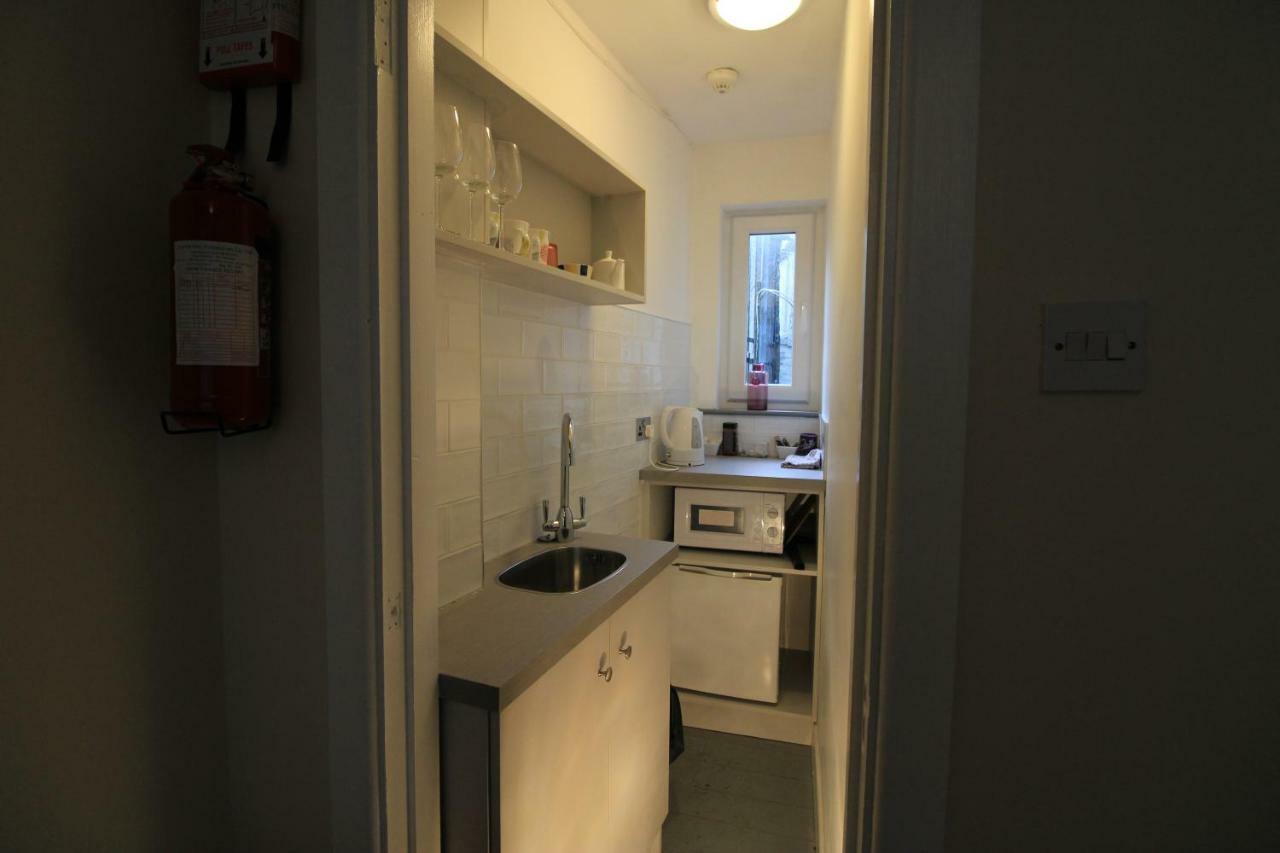 Snoozles Quay Street Tourist Hostel Galway Esterno foto