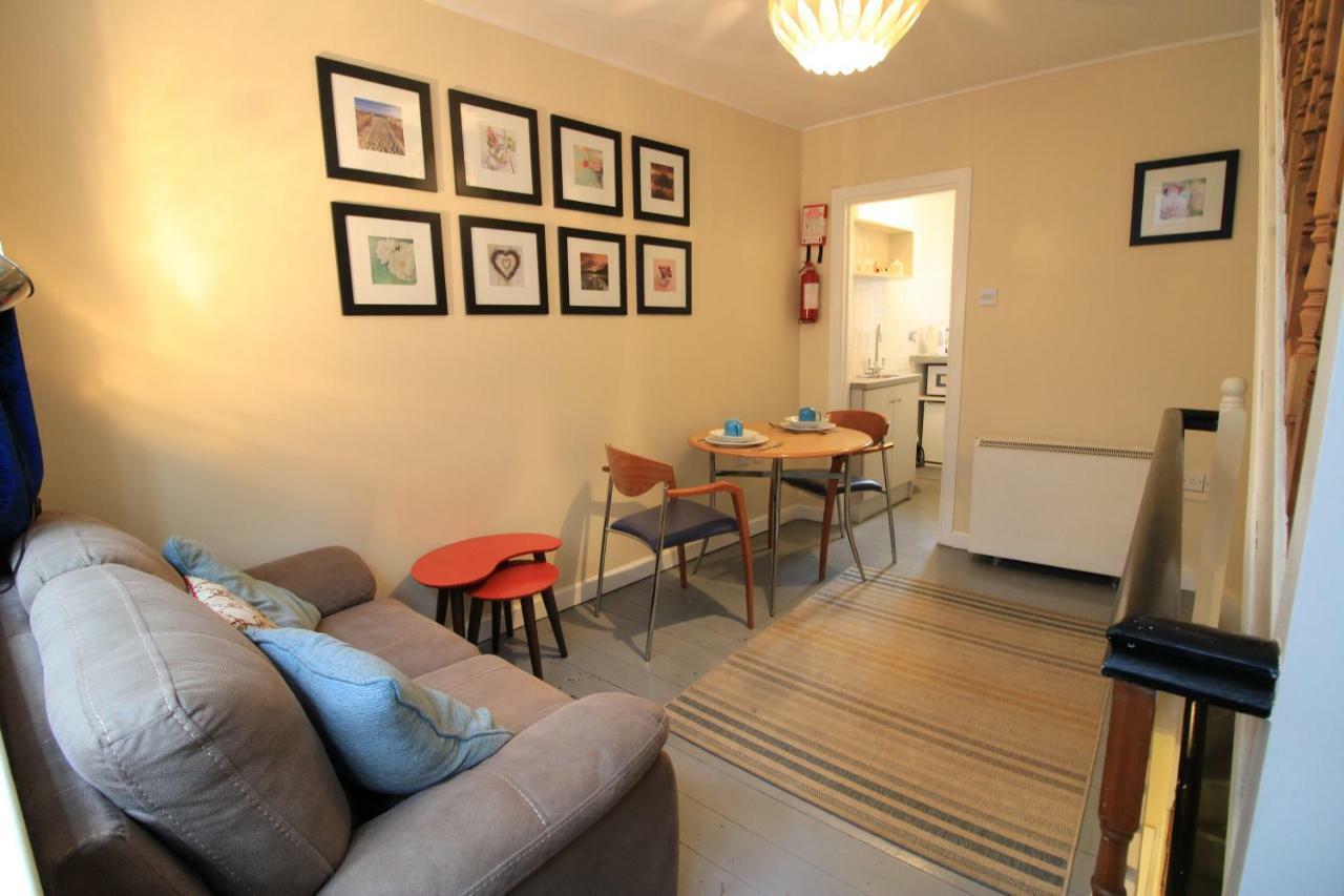 Snoozles Quay Street Tourist Hostel Galway Esterno foto