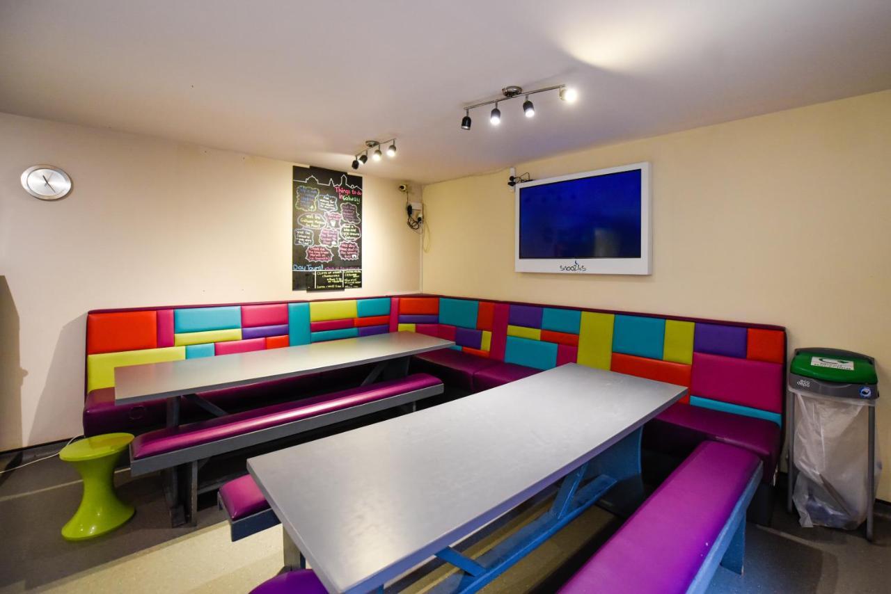 Snoozles Quay Street Tourist Hostel Galway Esterno foto