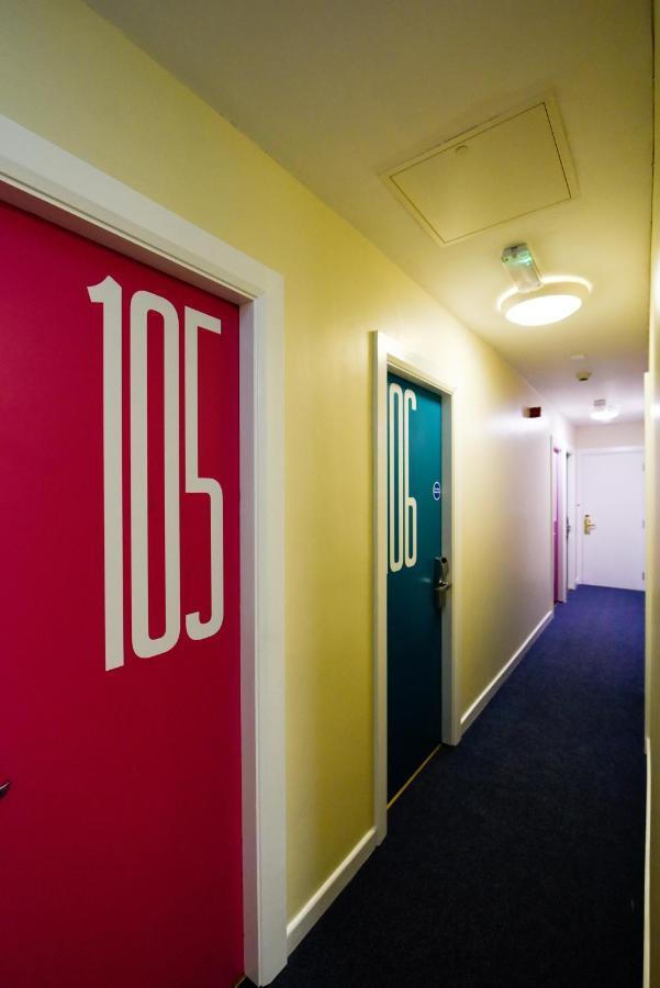 Snoozles Quay Street Tourist Hostel Galway Esterno foto