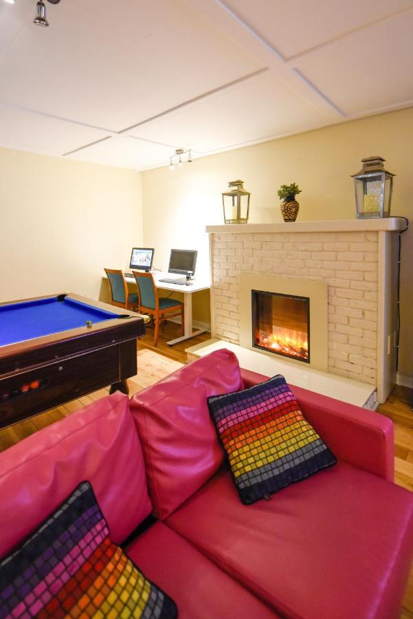 Snoozles Quay Street Tourist Hostel Galway Esterno foto