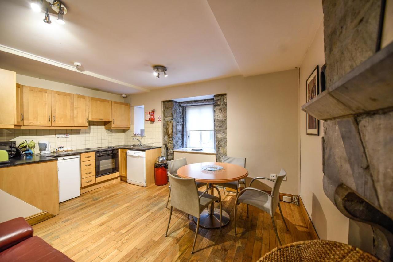 Snoozles Quay Street Tourist Hostel Galway Esterno foto